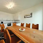 Apartament Mit Fruehstueck In *