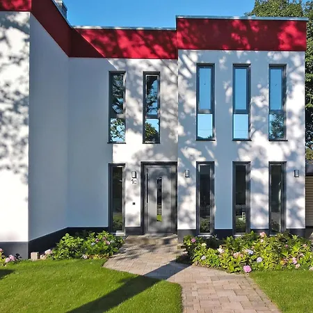 Mit Fruehstueck In *