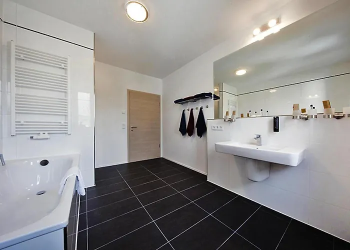 Mit Fruehstueck In *